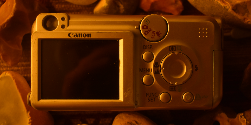 Image of a compact digital camera